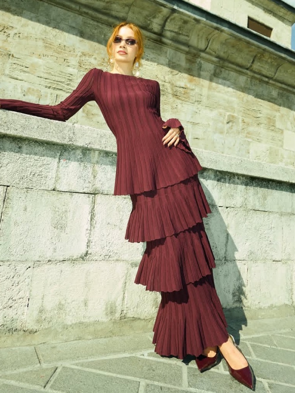 H&M NWT BURGUNDY TIERED RIBBED SKIRT SIZE SMALL